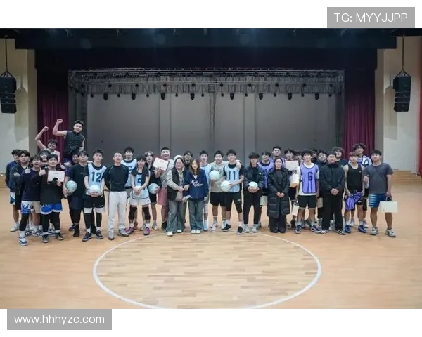 篮球激情点燃青春梦想展现团队合作与拼搏精神