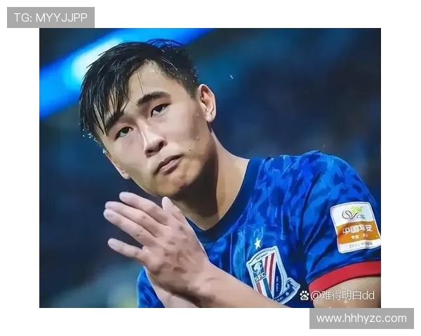 《探讨足球运动员职业生涯的挑战与成长路径及其对球迷文化的深远影响》