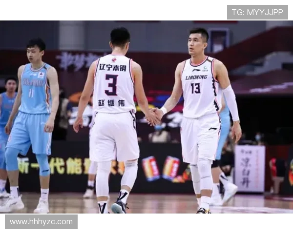 共和国队与蒙大拿队的激烈对决展现篮球魅力与团队精神 共和国队与蒙大拿队的激烈对决展现篮球魅力与团队精神