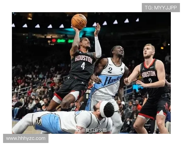杰伦格林如何在NBA赛场上展现出色的个人能力与团队合作精神